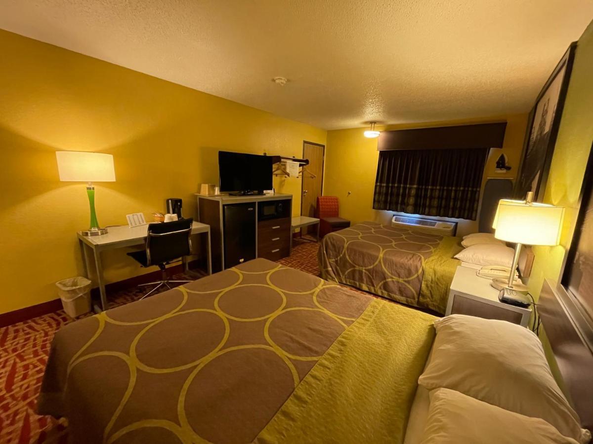 Super 8 By Wyndham Van Buren/Ft. Smith Area מראה חיצוני תמונה