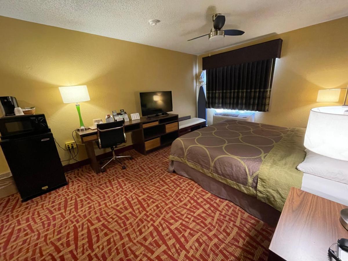 Super 8 By Wyndham Van Buren/Ft. Smith Area מראה חיצוני תמונה