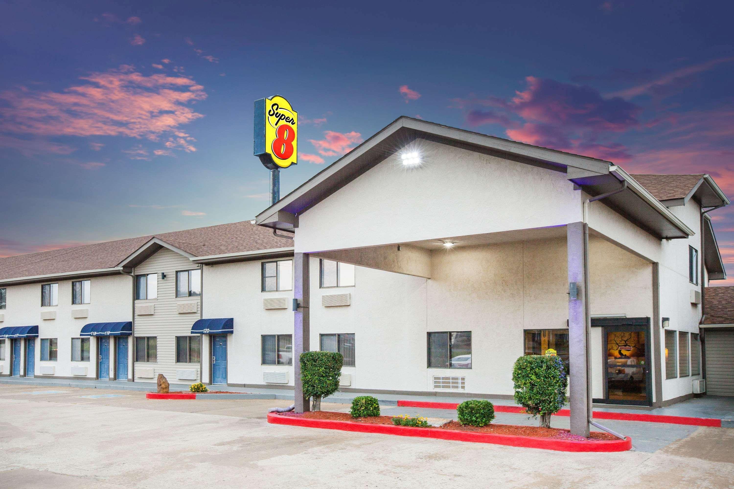 Super 8 By Wyndham Van Buren/Ft. Smith Area מראה חיצוני תמונה